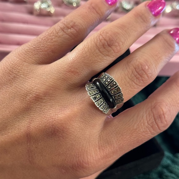 Sterling Silver Onyx & Marcasite Ring - Picture 13 of 16